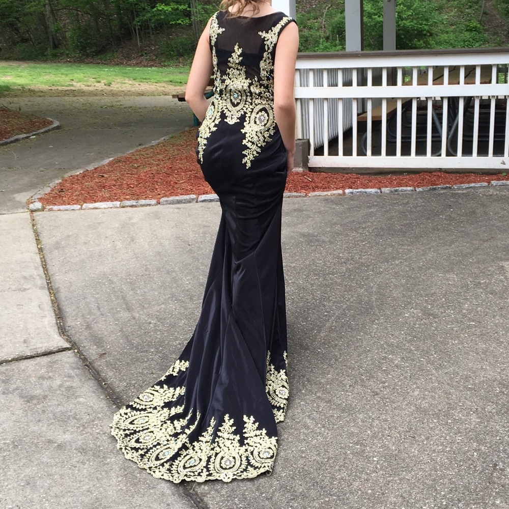 gorgeous prom dress !! - Picture 1 of 3